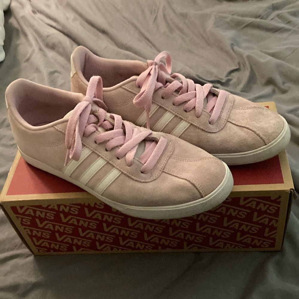 adidas gazelle silver green womens adidas Women's Campus 00s Shoes, Size 6, Pink Fusion